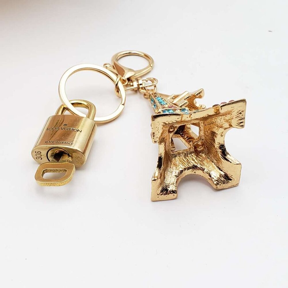 Louis Vuitton Gold Lock 🔒 Authentic LV Key + Unbranded Eiffel Tower Bag Charm - Picture 5 of 8